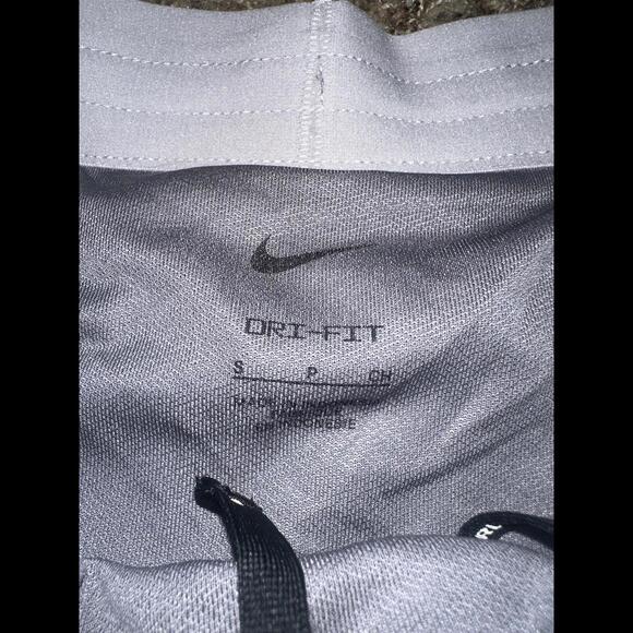 Nike Women’s Tempo LX 3” Shorts - Picture 4 of 12